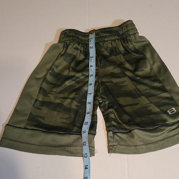 Layer 8 Camo Print Boys Athletic Shorts Size 6 EUC - Picture 6 of 9